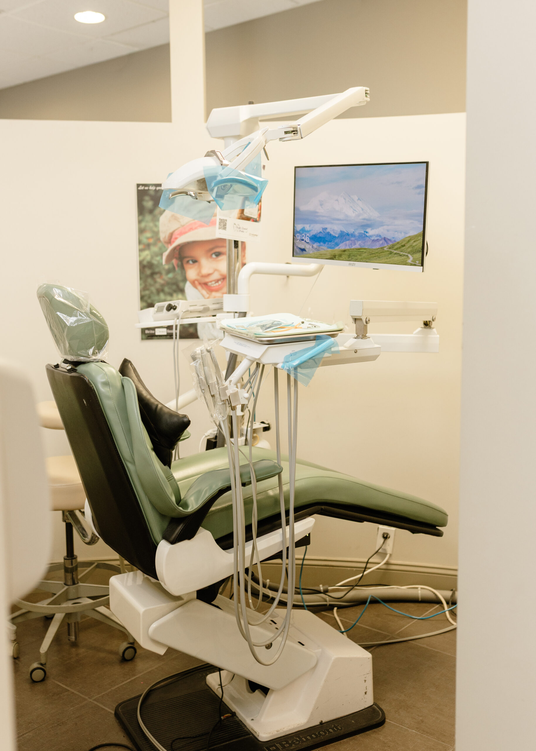 Comfortable modern treatment room at Brite Clean Smiles in Costa Mesa
